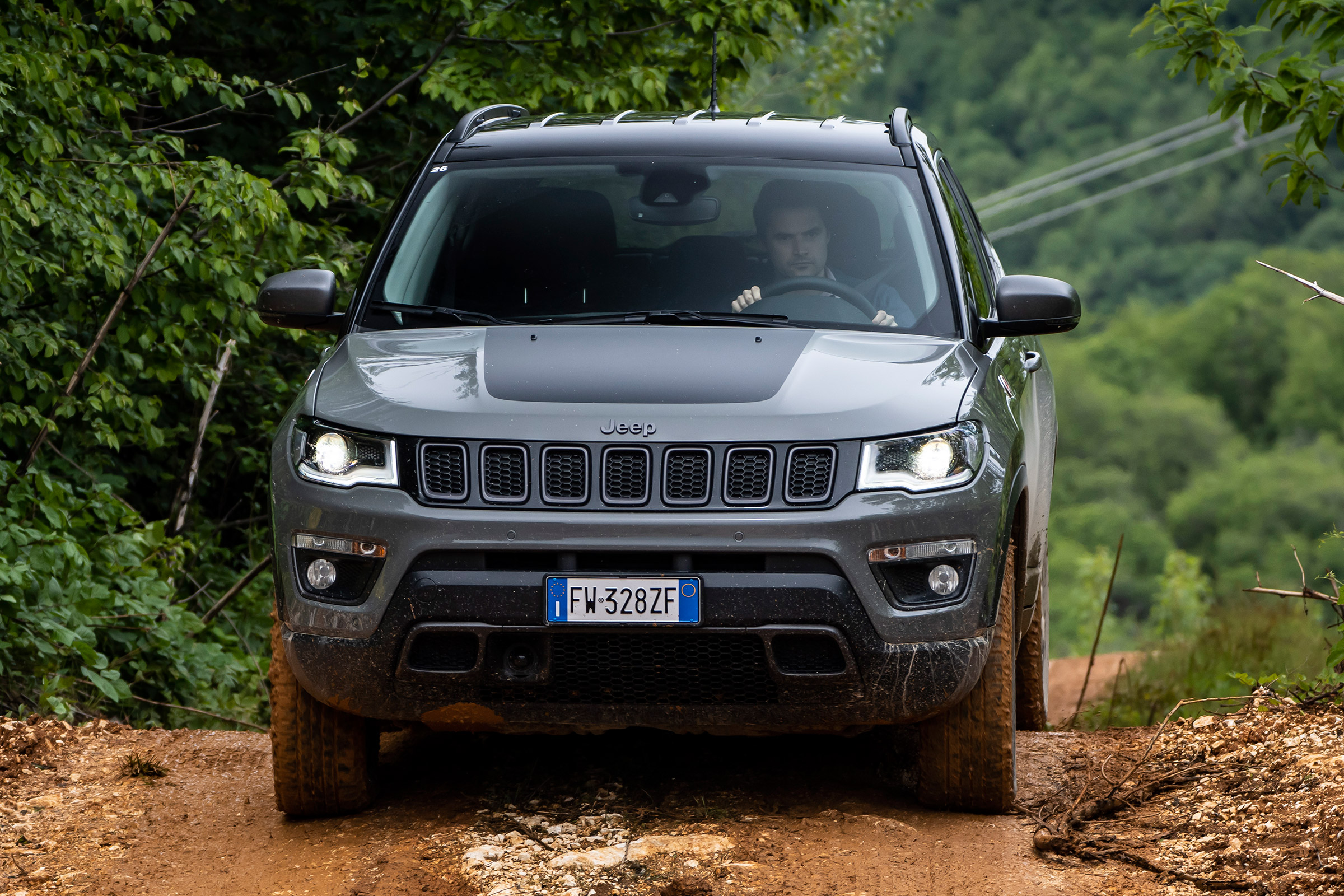 Jeep Compass Trailhawk - full front