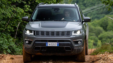 Jeep Compass Trailhawk - full front