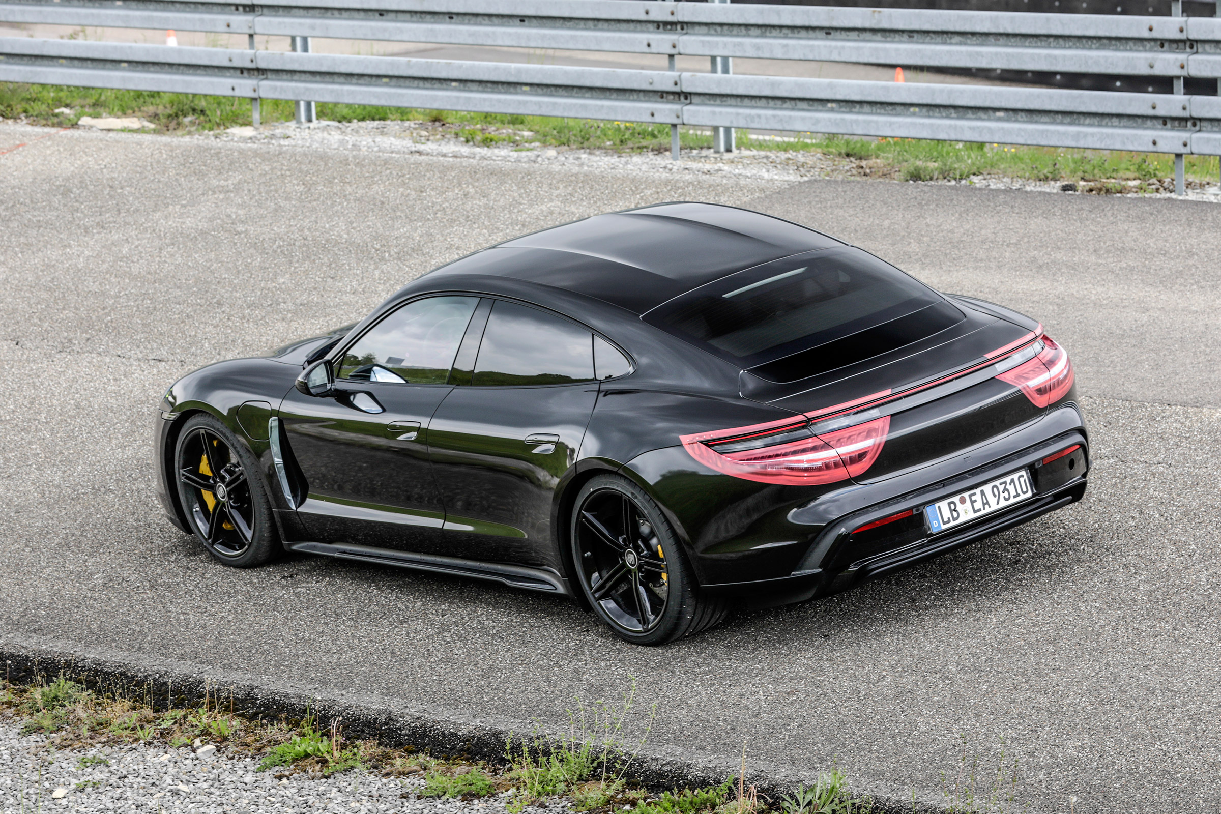 Porsche Taycan - above static