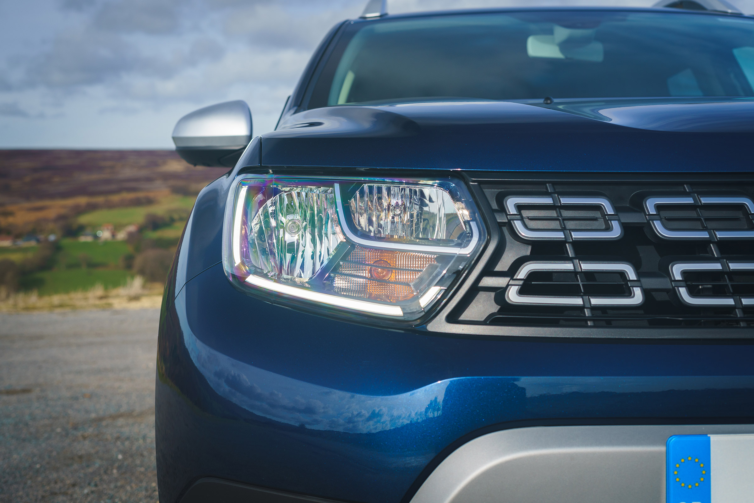 Dacia Duser 4x4 - front light