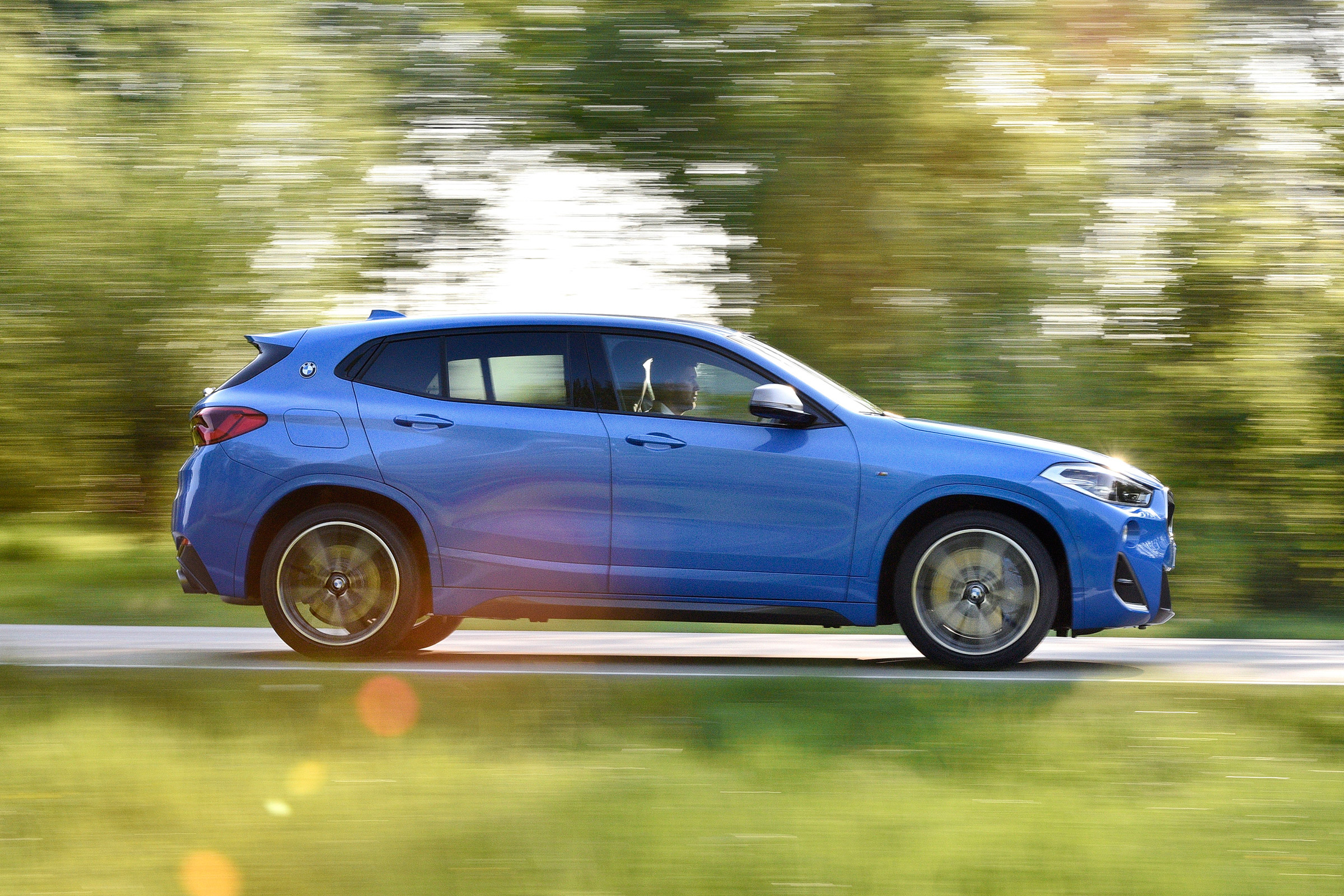 BMW X2 M35i - side