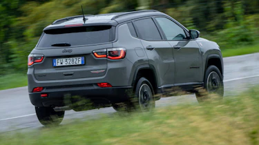 Jeep Compass Trailhawk - rear cornering