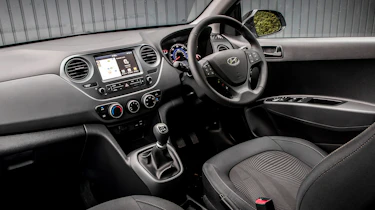 Hyundai i10 Play - cabin