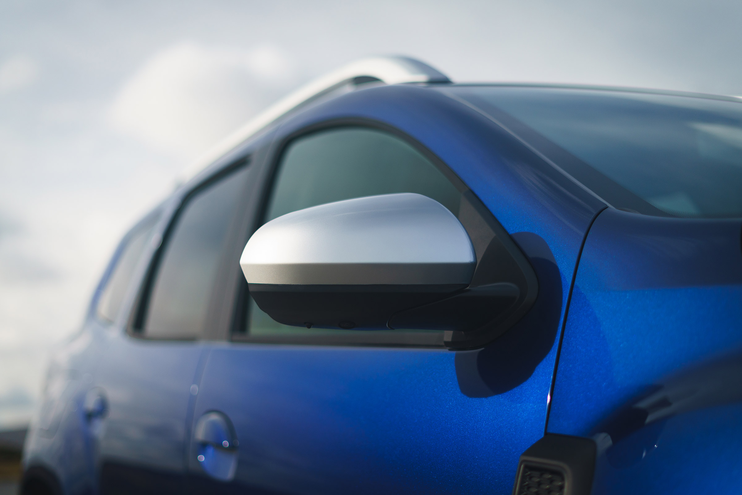 Dacia Duser 4x4 - wing mirror