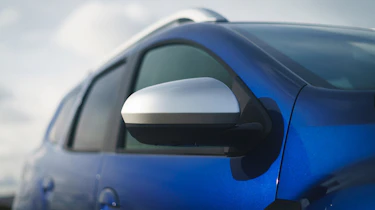 Dacia Duser 4x4 - wing mirror