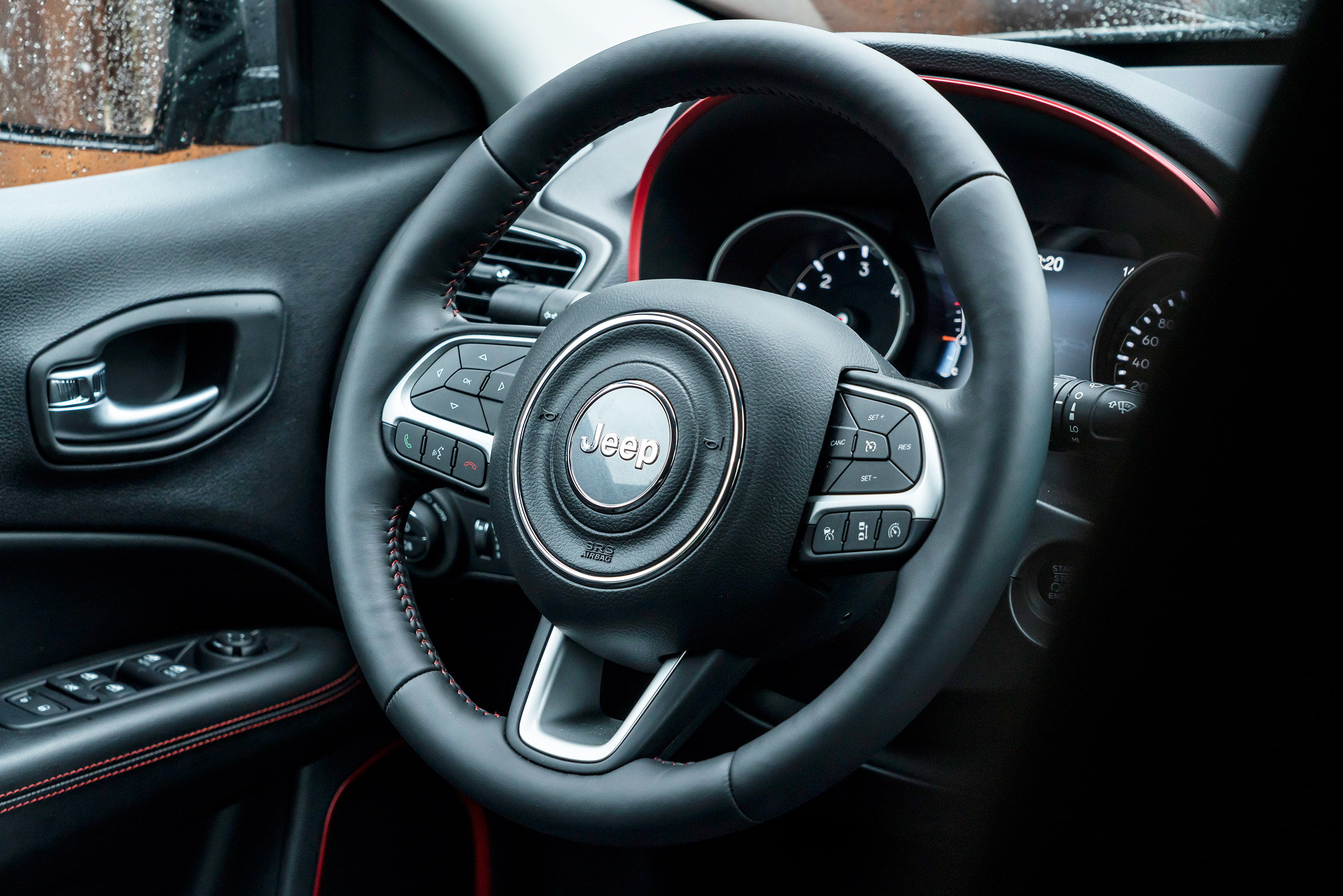 Jeep Compass Trailhawk - steering wheel
