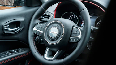 Jeep Compass Trailhawk - steering wheel