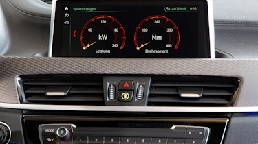 BMW X2 M35i - infotainment