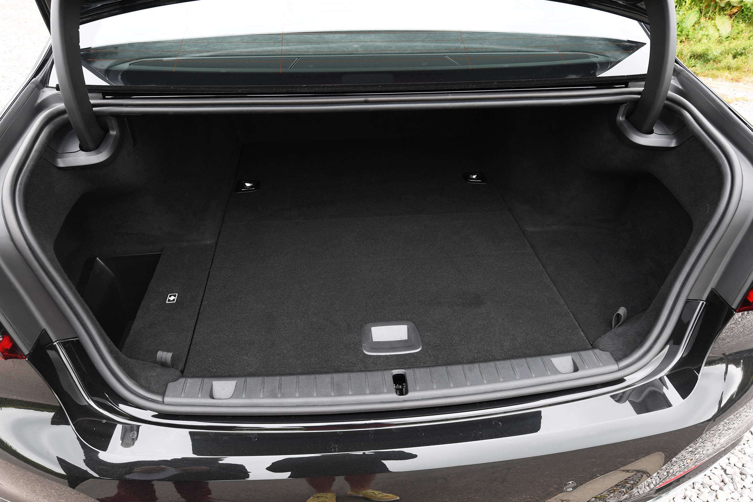 BMW 745Le xDrive - boot