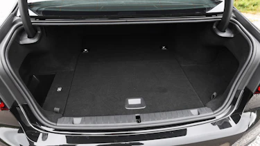 BMW 745Le xDrive - boot