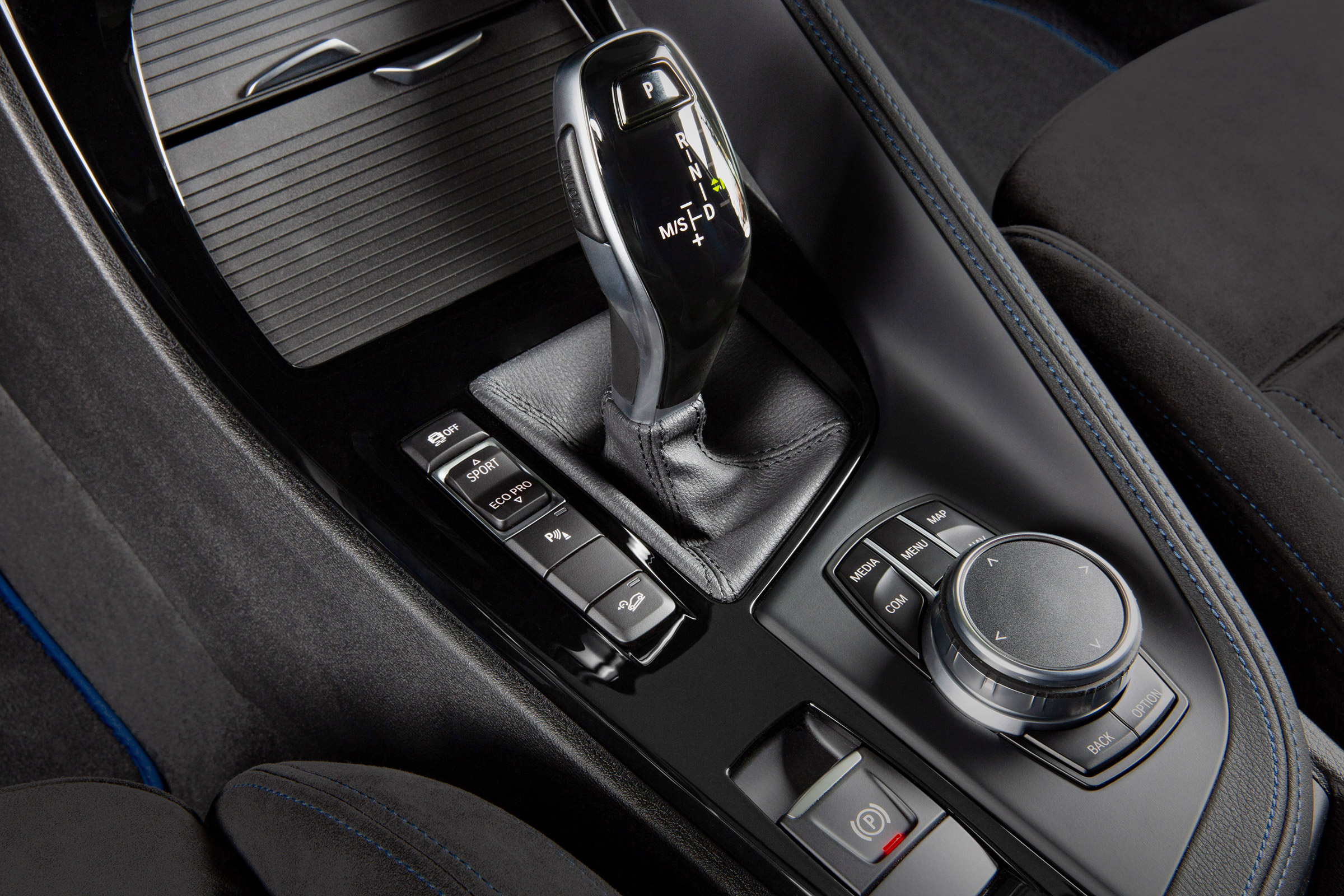 BMW X2 M35i - centre console