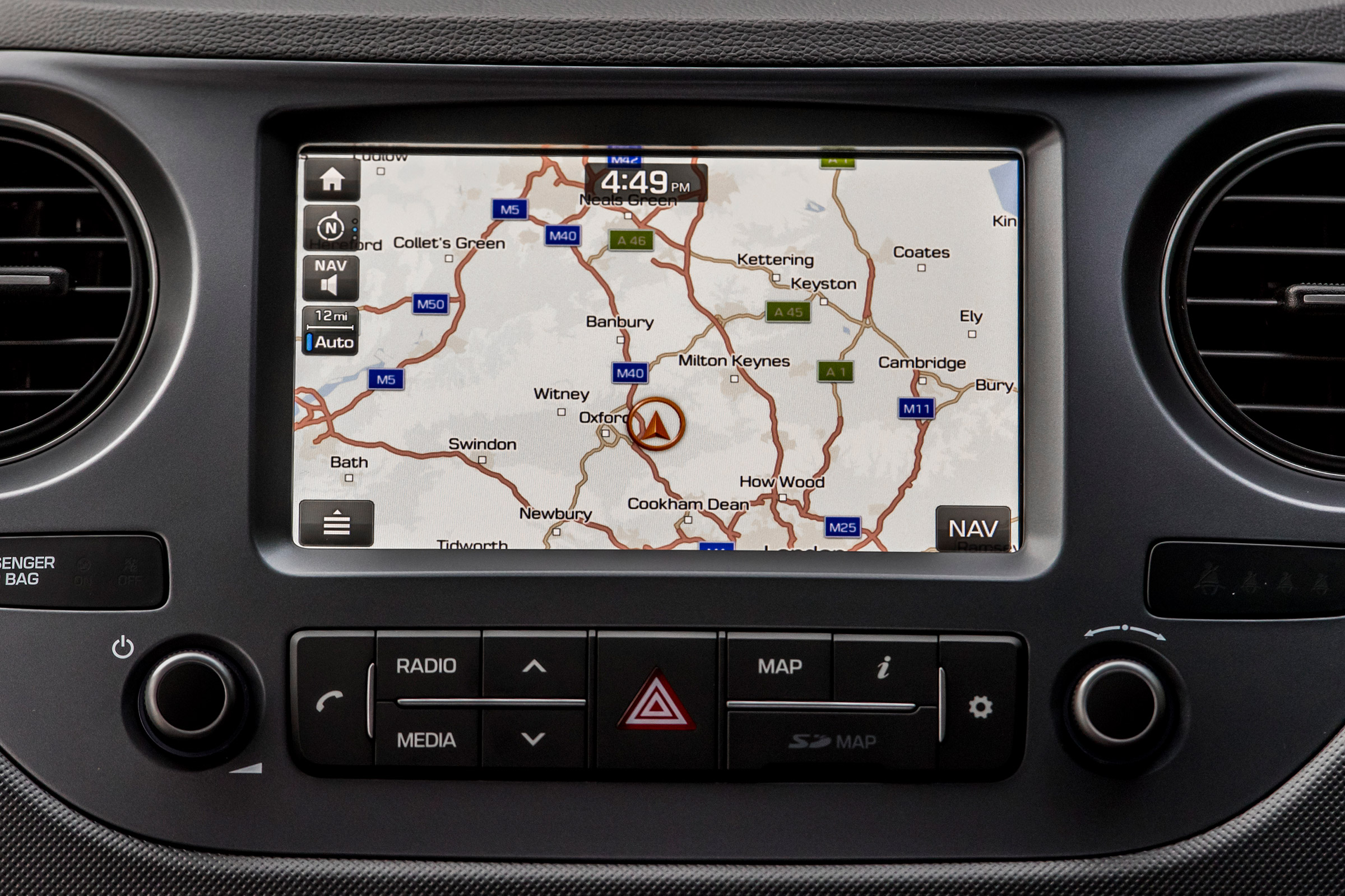 Hyundai i10 Play - sat-nav