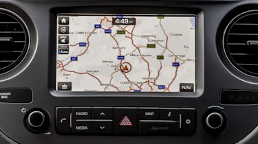 Hyundai i10 Play - sat-nav