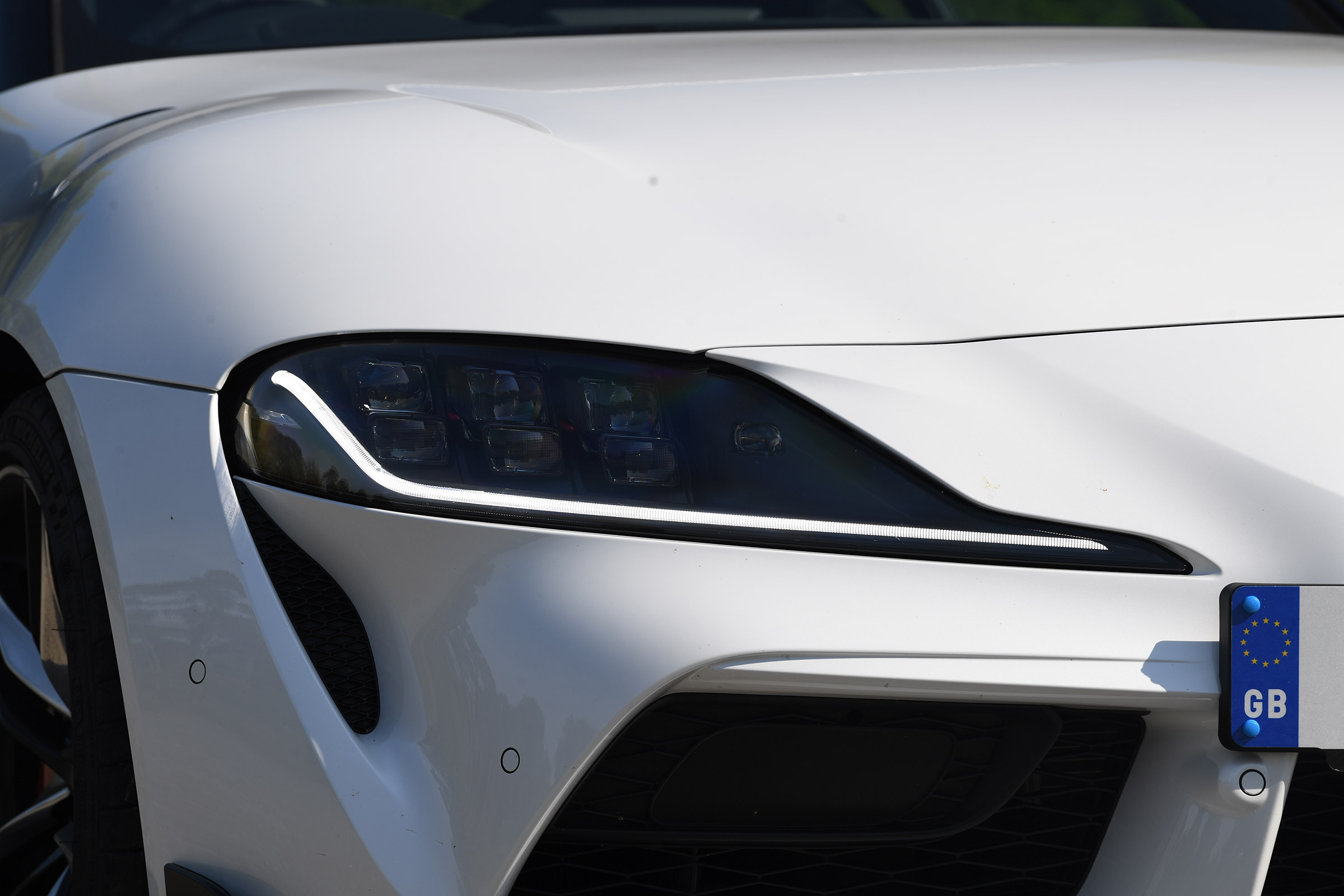 Toyota Supra - front light