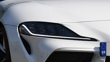 Toyota Supra - front light