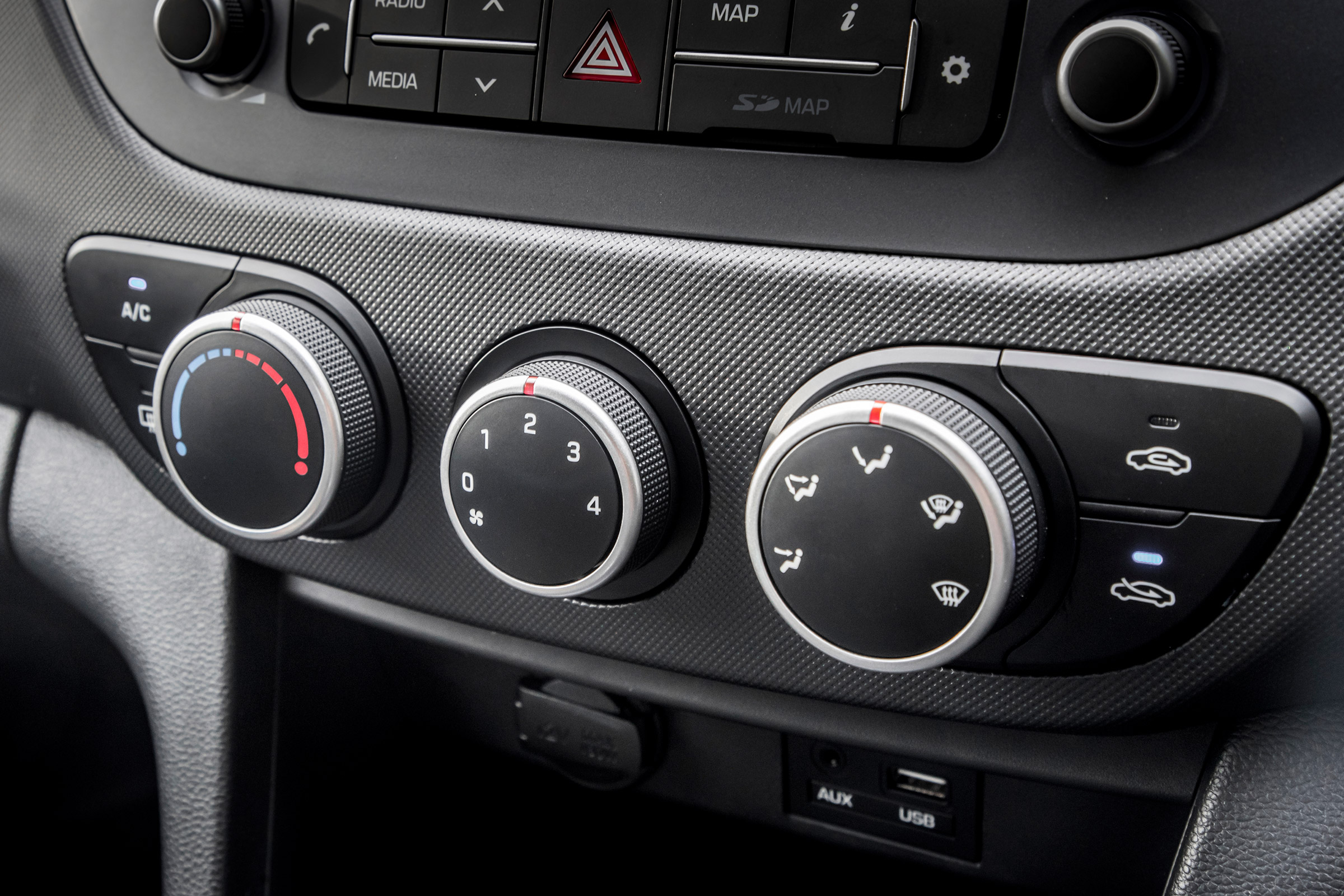Hyundai i10 Play - centre console