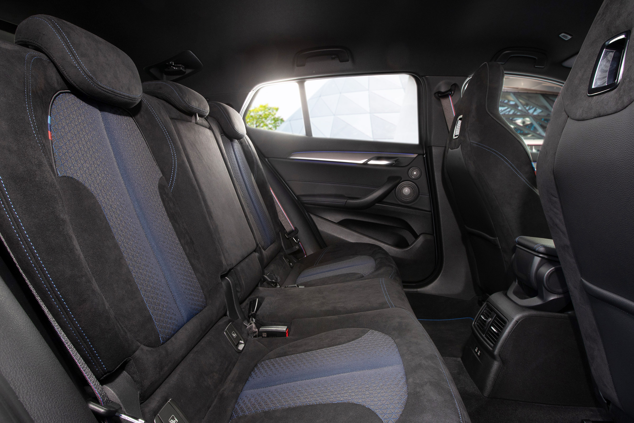 BMW X2 M35i - rear seats