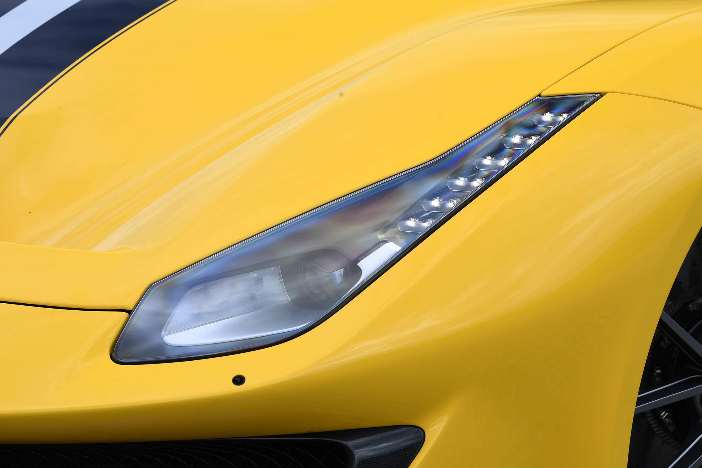 Ferrari 488 Pista - front light