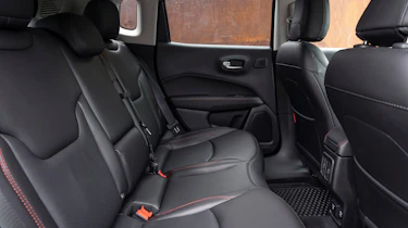 Jeep Compass Trailhawk - rear seats