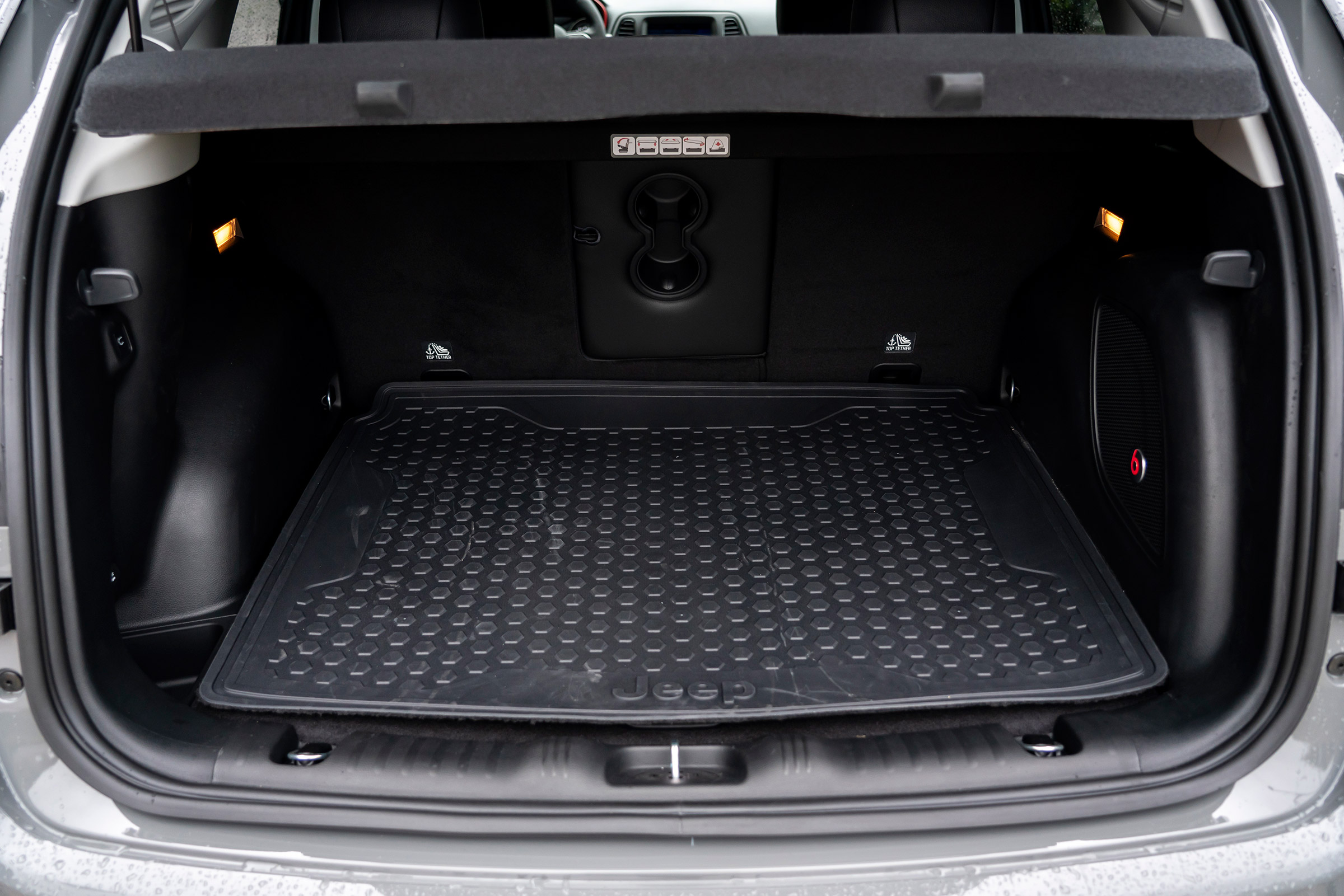 Jeep Compass Trailhawk - boot