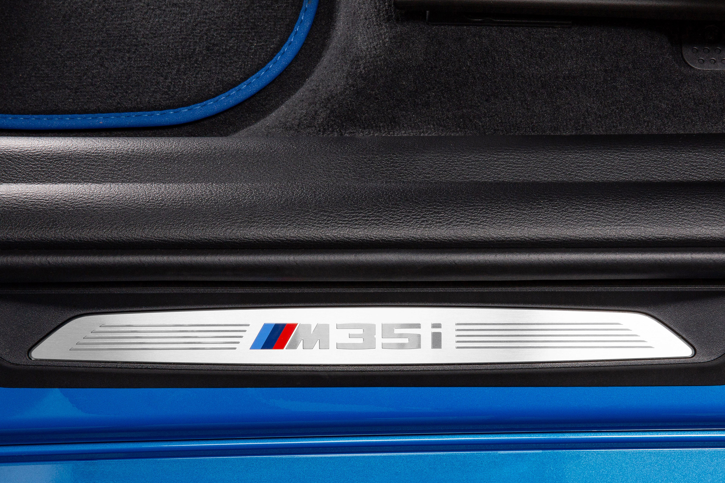BMW X2 M35i - sill