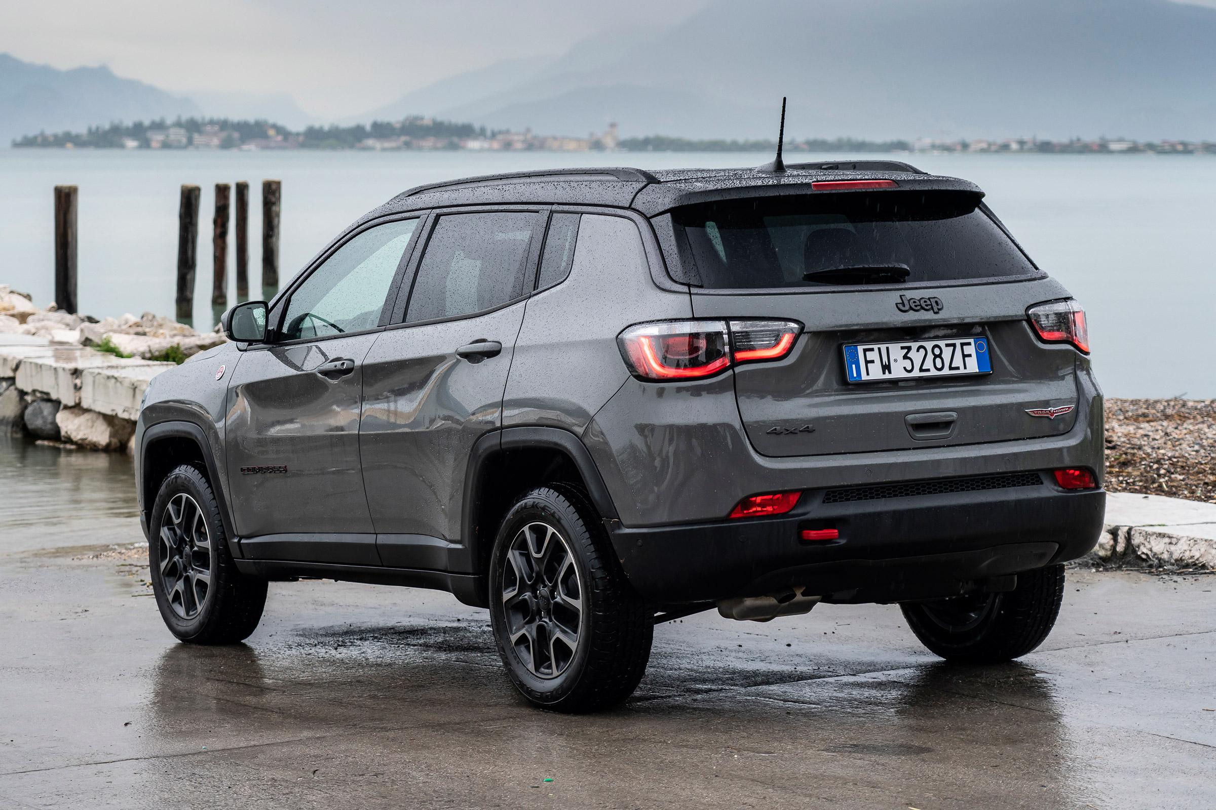 Jeep Compass Trailhawk - rear static