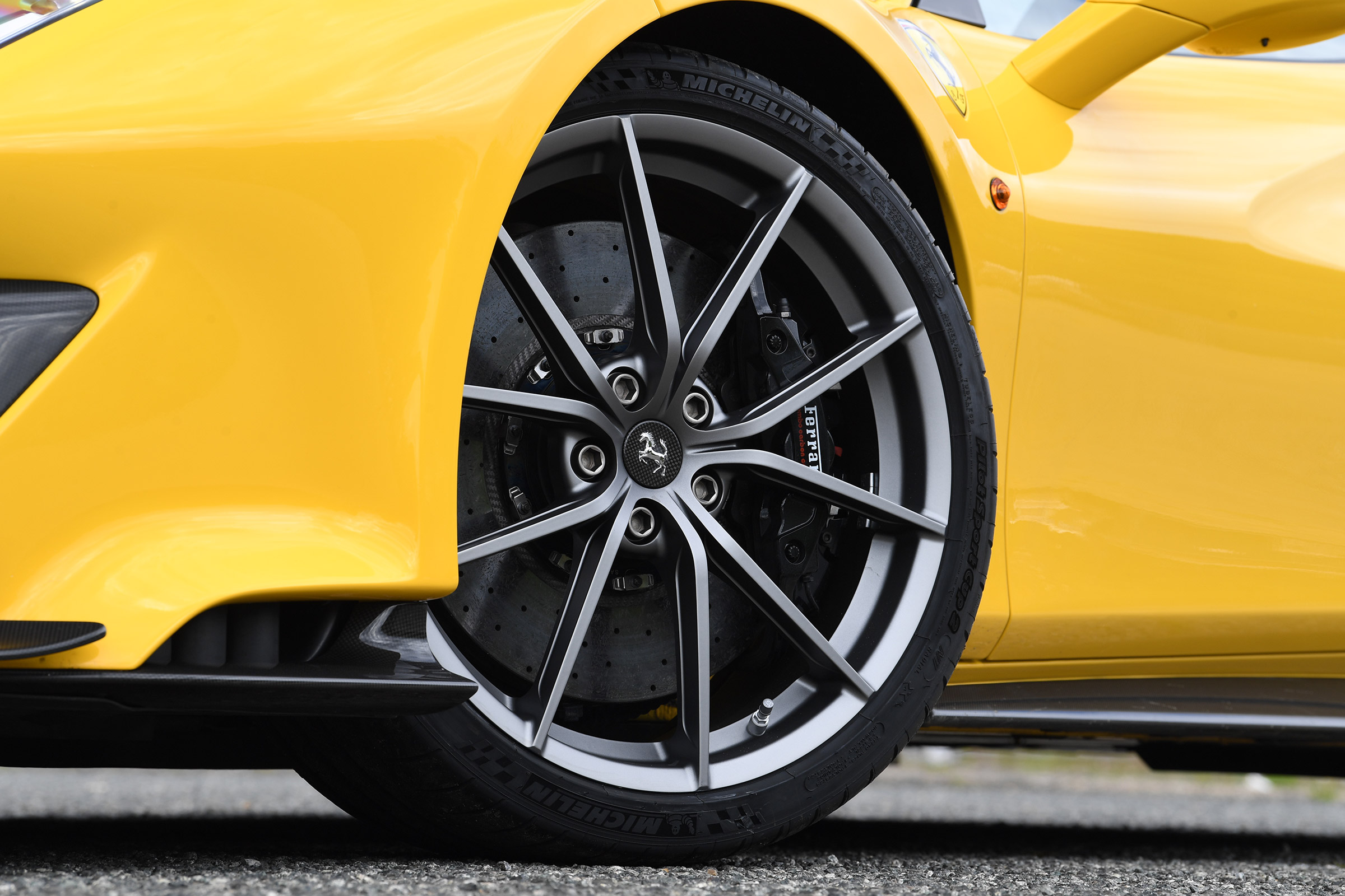 Ferrari 488 Pista - wheel