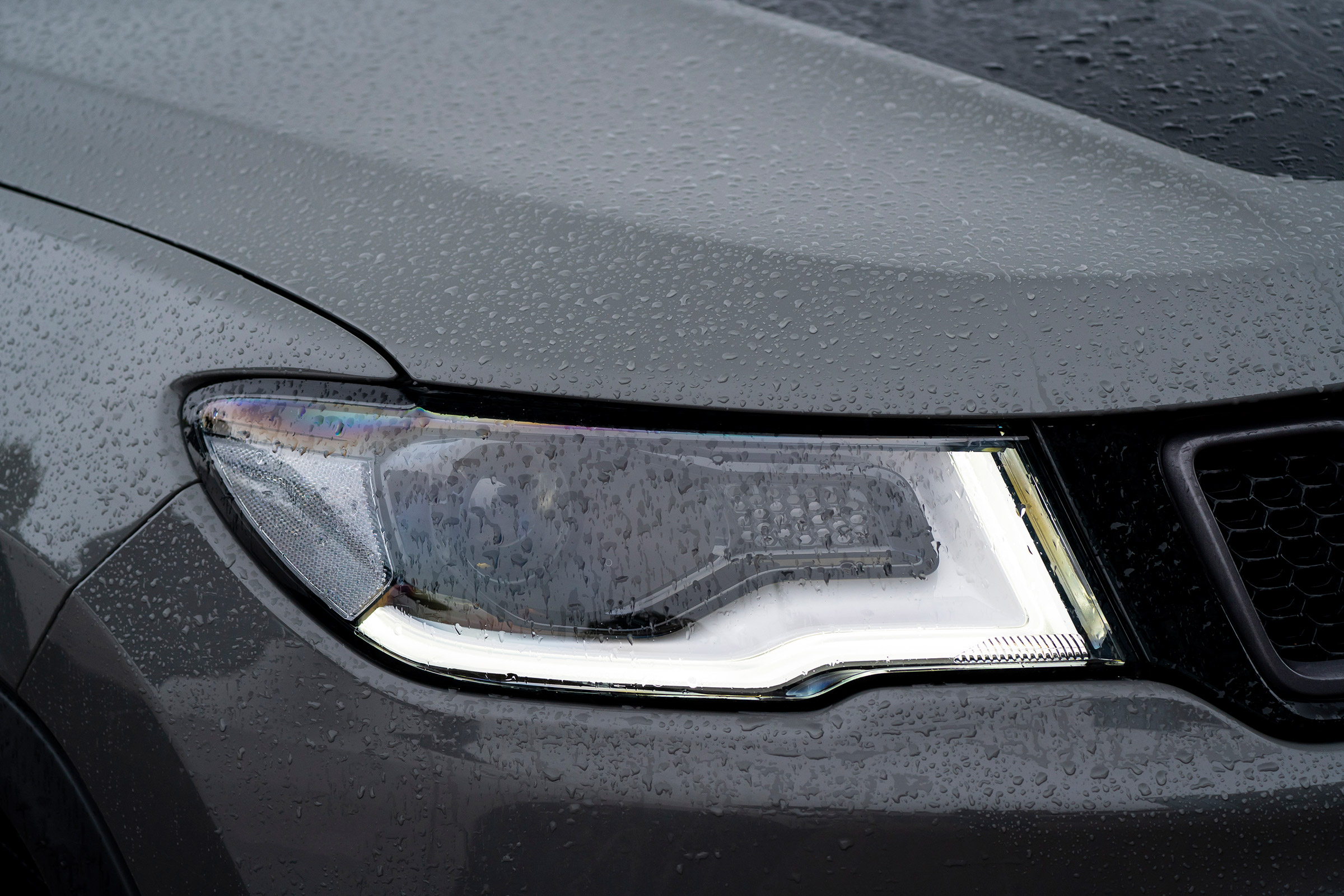 Jeep Compass Trailhawk - front light