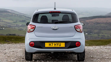 Hyundai i10 Play - full rear
