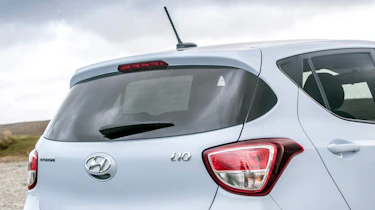Hyundai i10 Play - rear detail