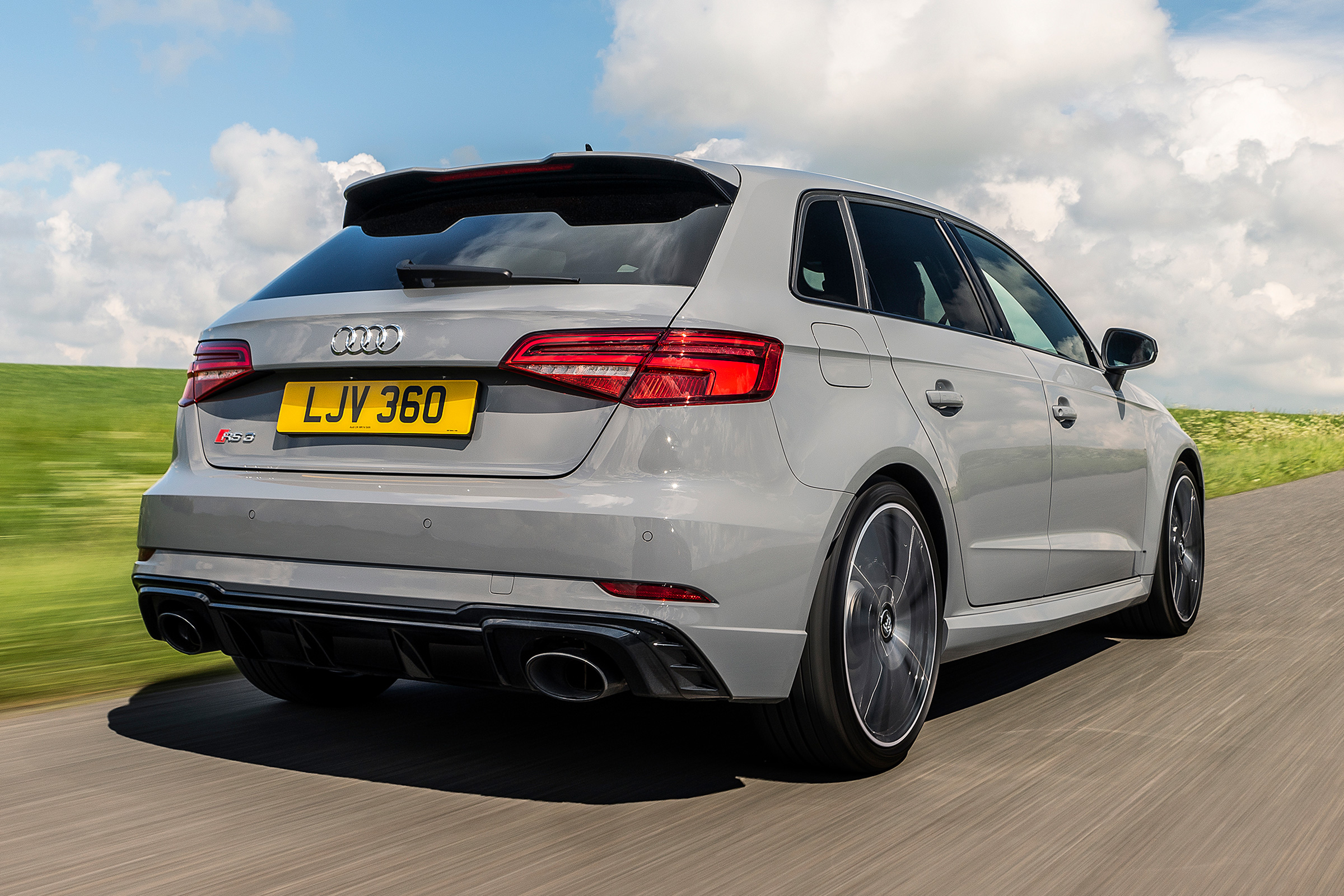 Audi RS3 - rear tracking