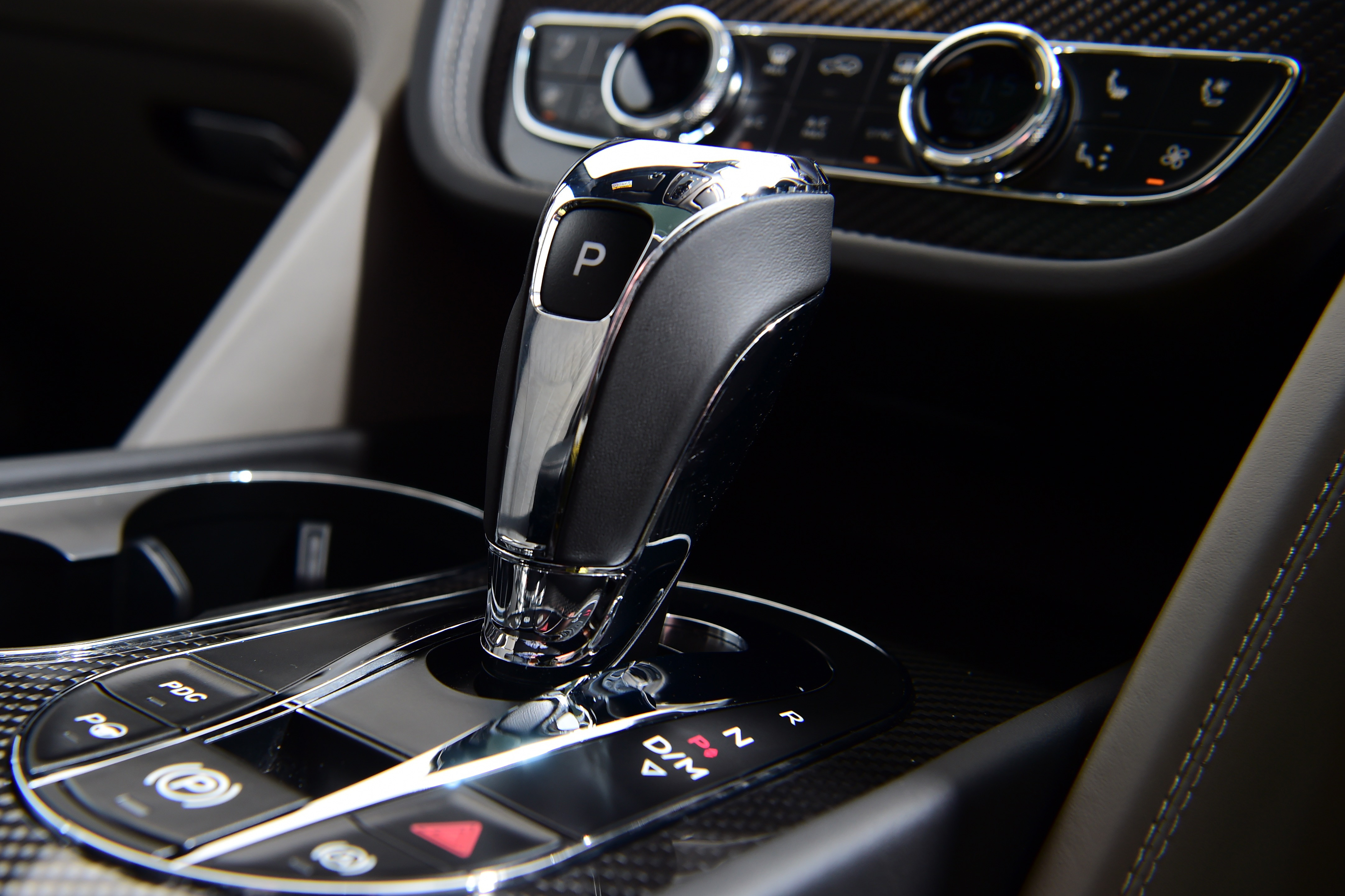 Bentayga gear lever