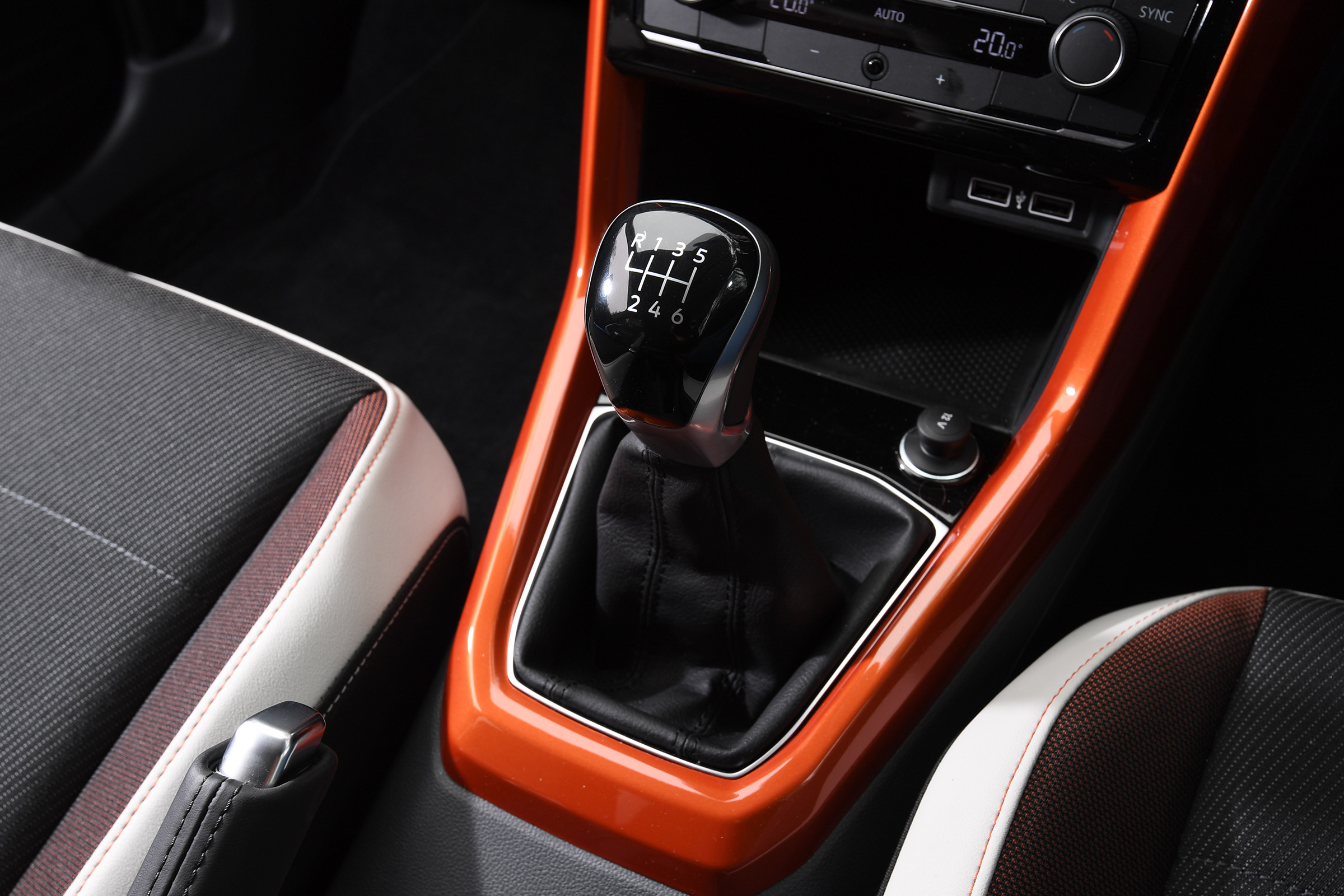 T-Cross - gear lever