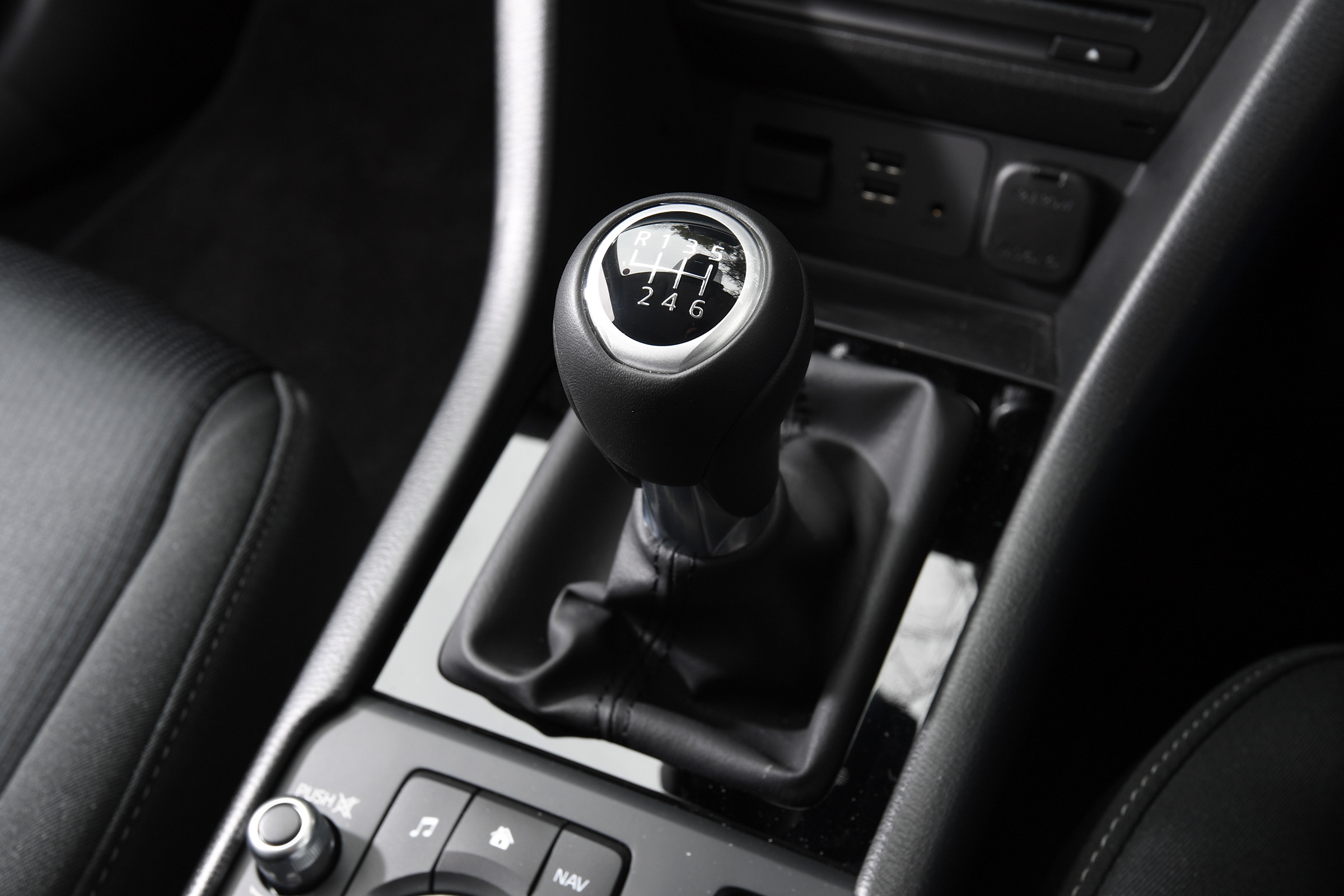CX-3 - gear lever