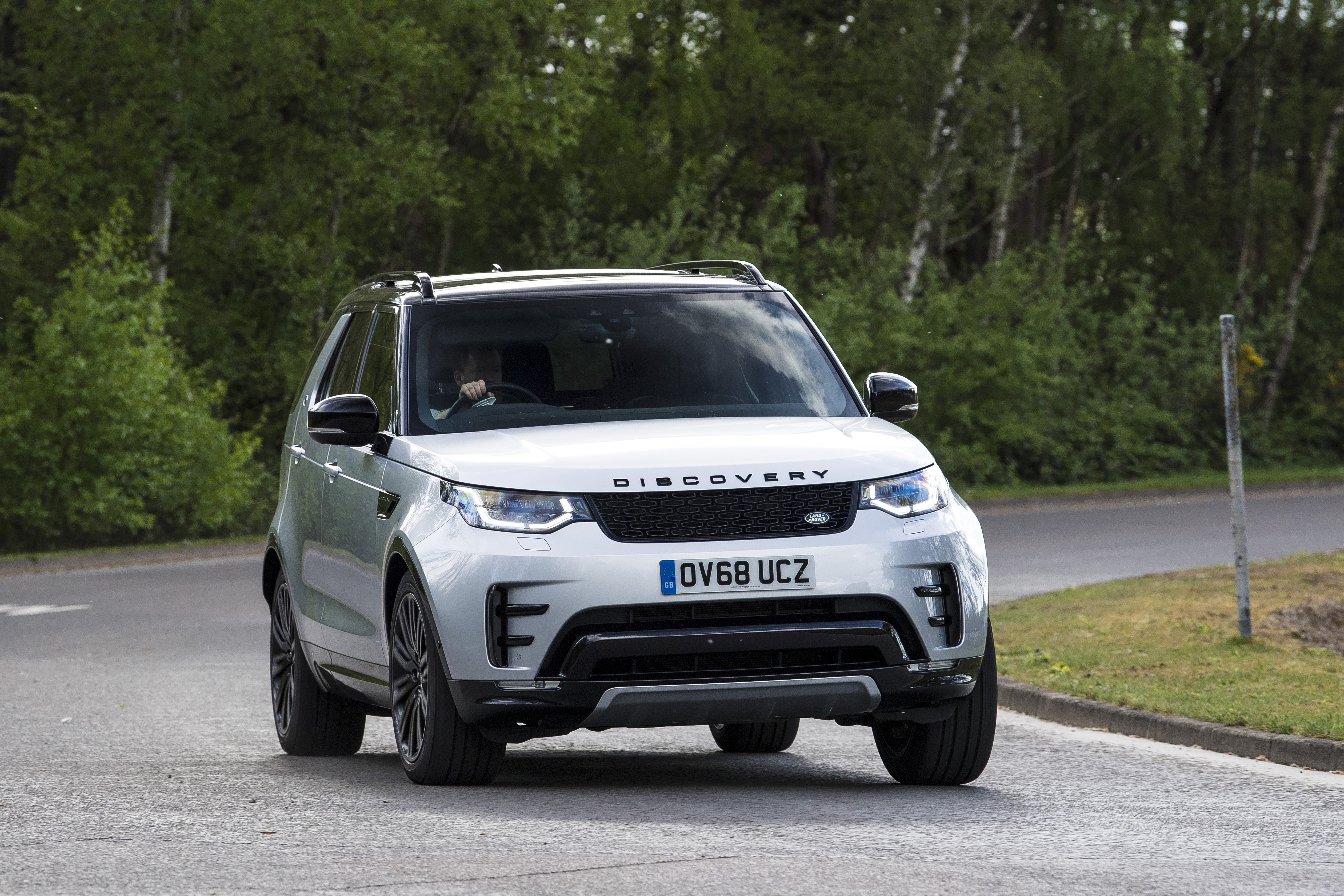 Discovery front cornering