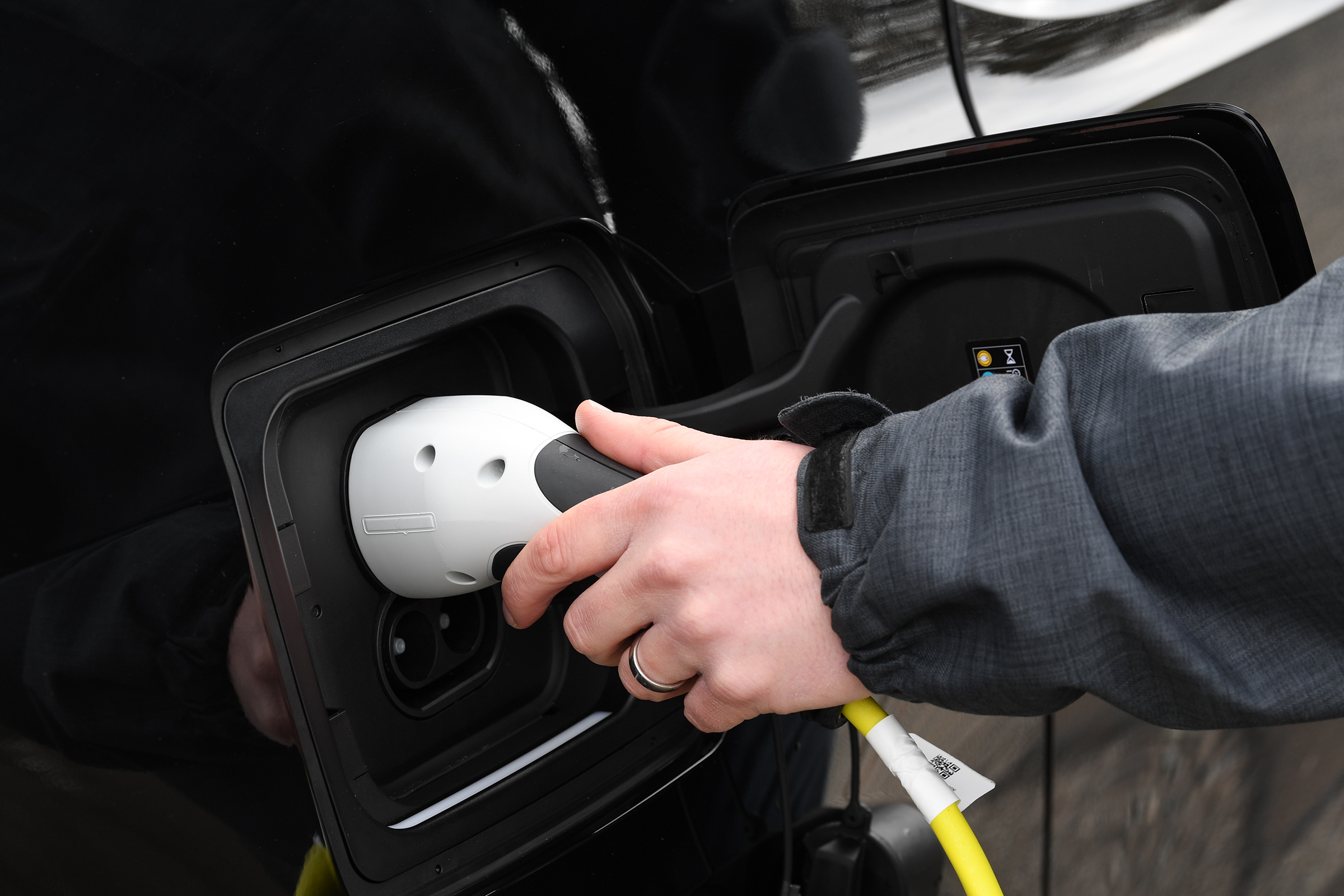 BMW i3 charging