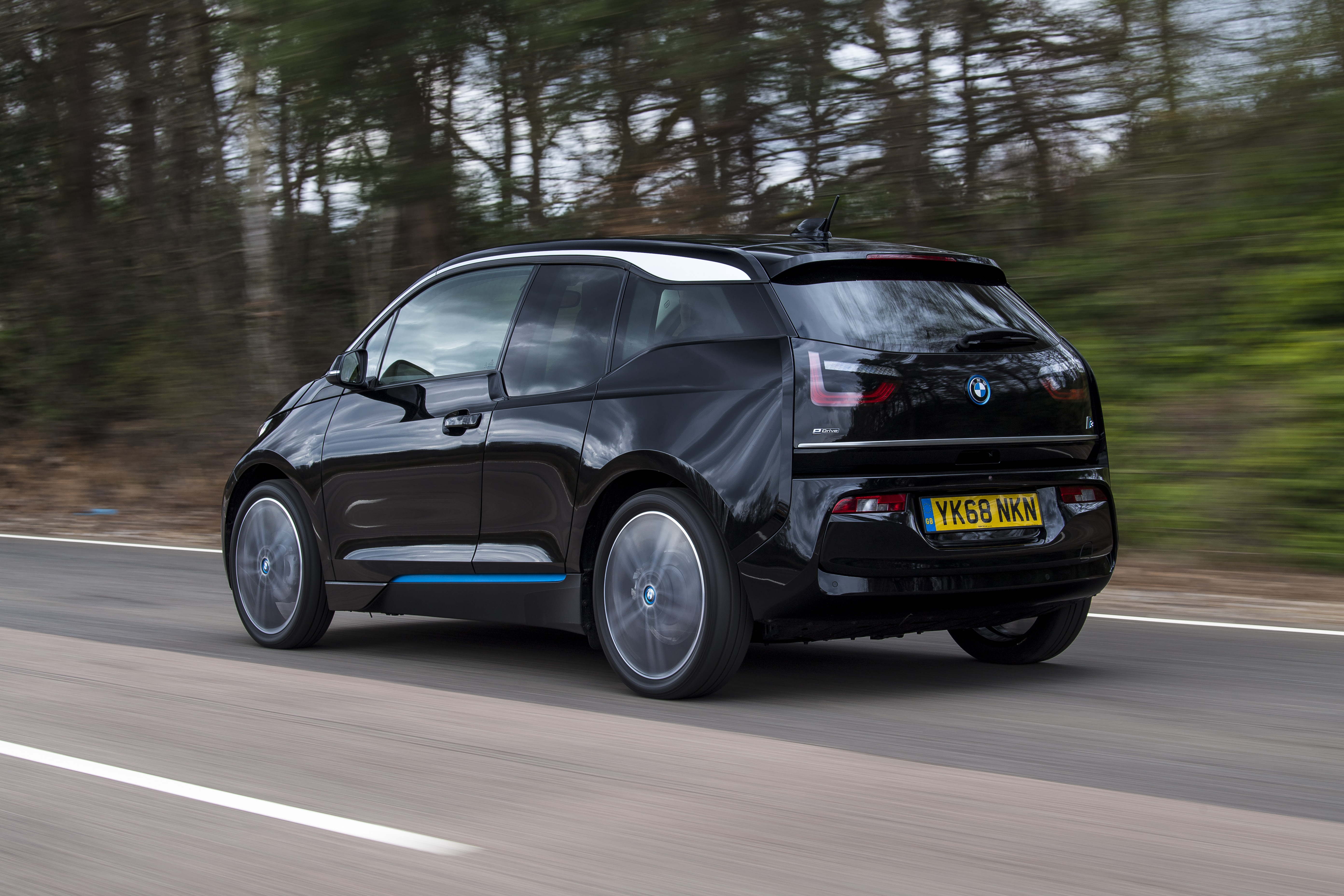BMW i3 rear tracking