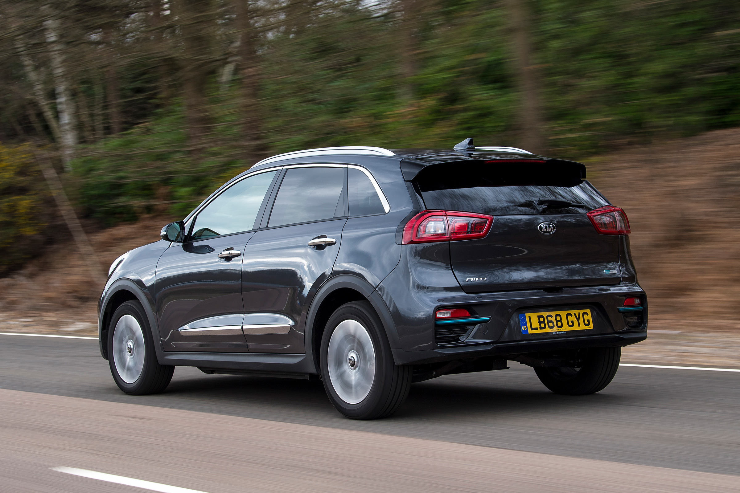 Kia e-Niro rear tracking