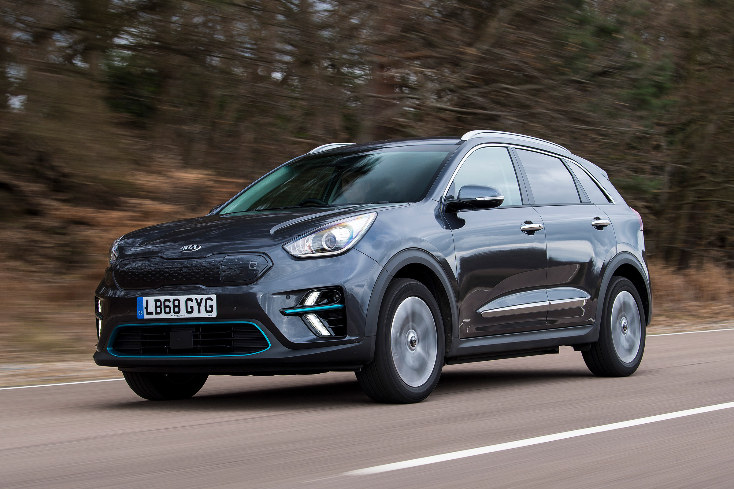 Kia e-Niro front tracking