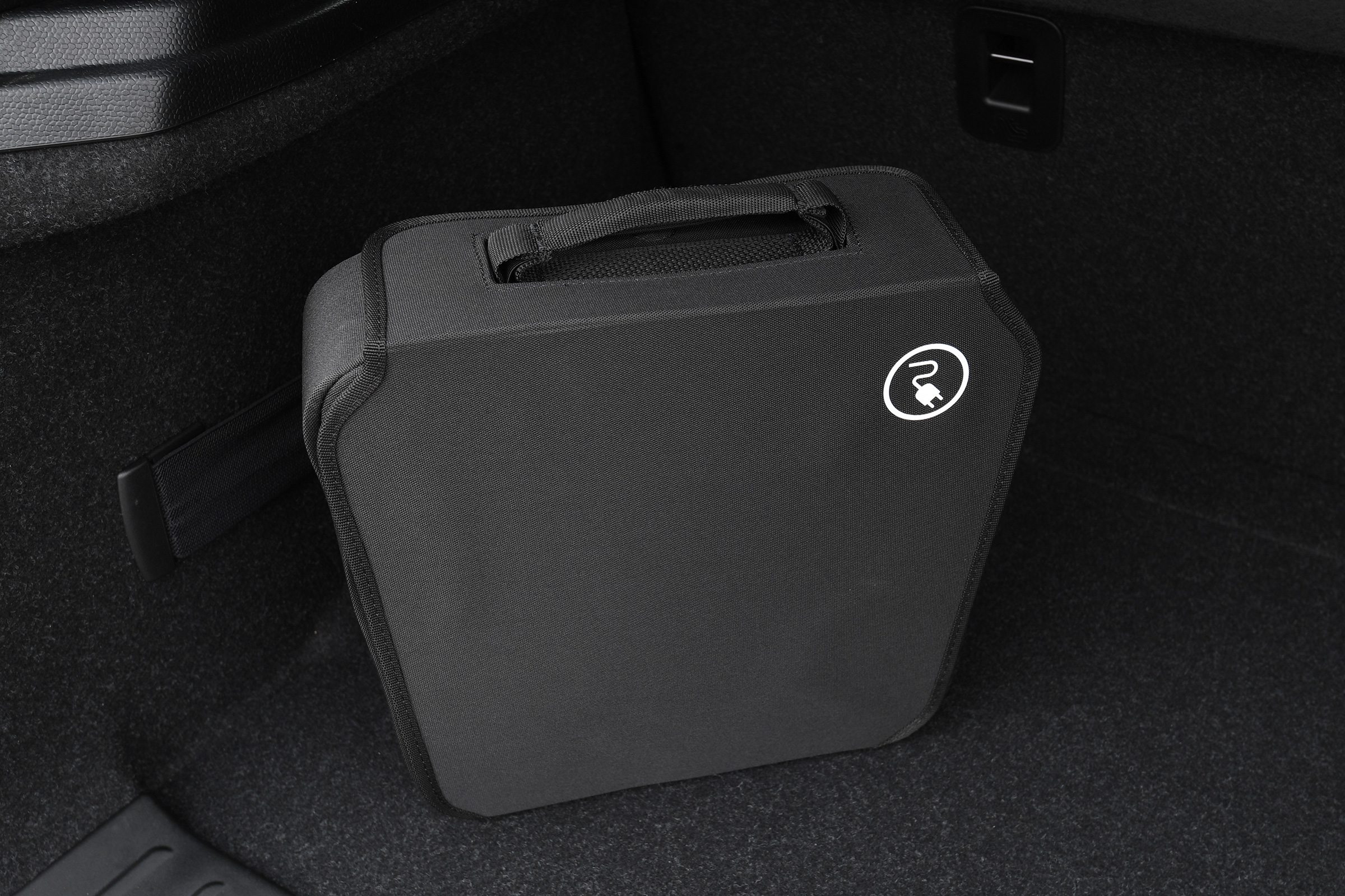 BMW i3 charging cbales