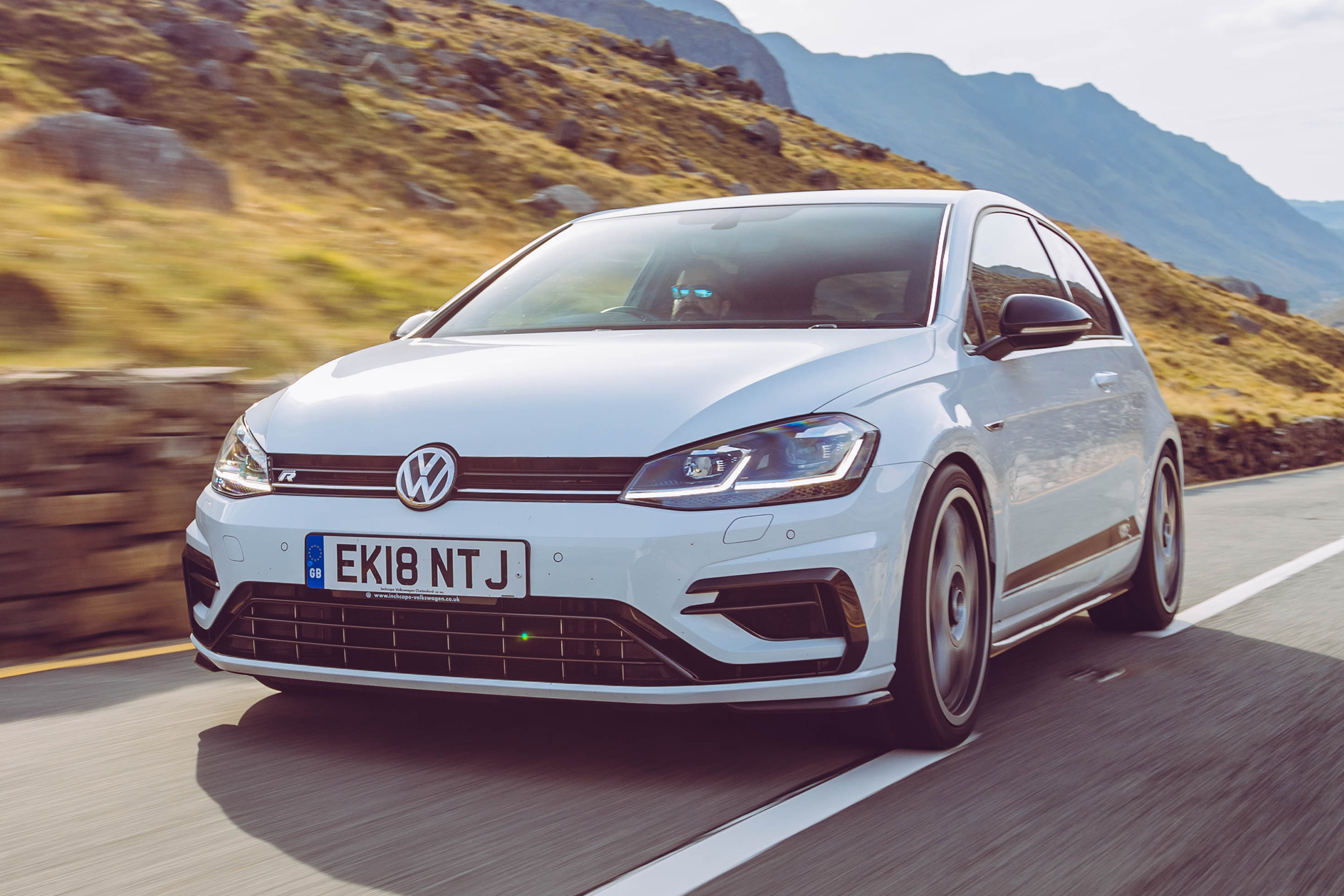 VW Golf GTI &amp; R Mountune  front tracking 