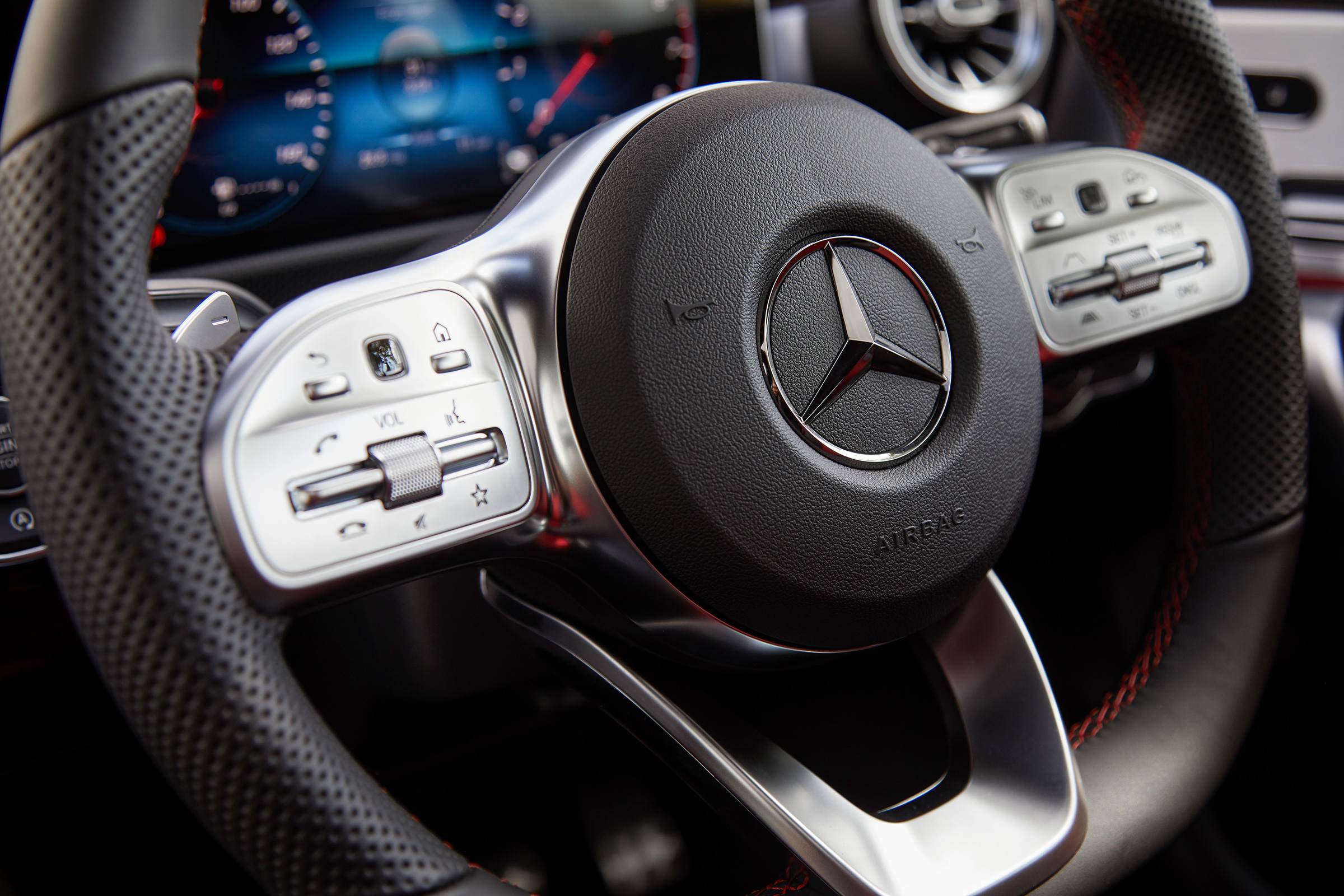 Mercedes CLA 250 AMG Line - steering wheel