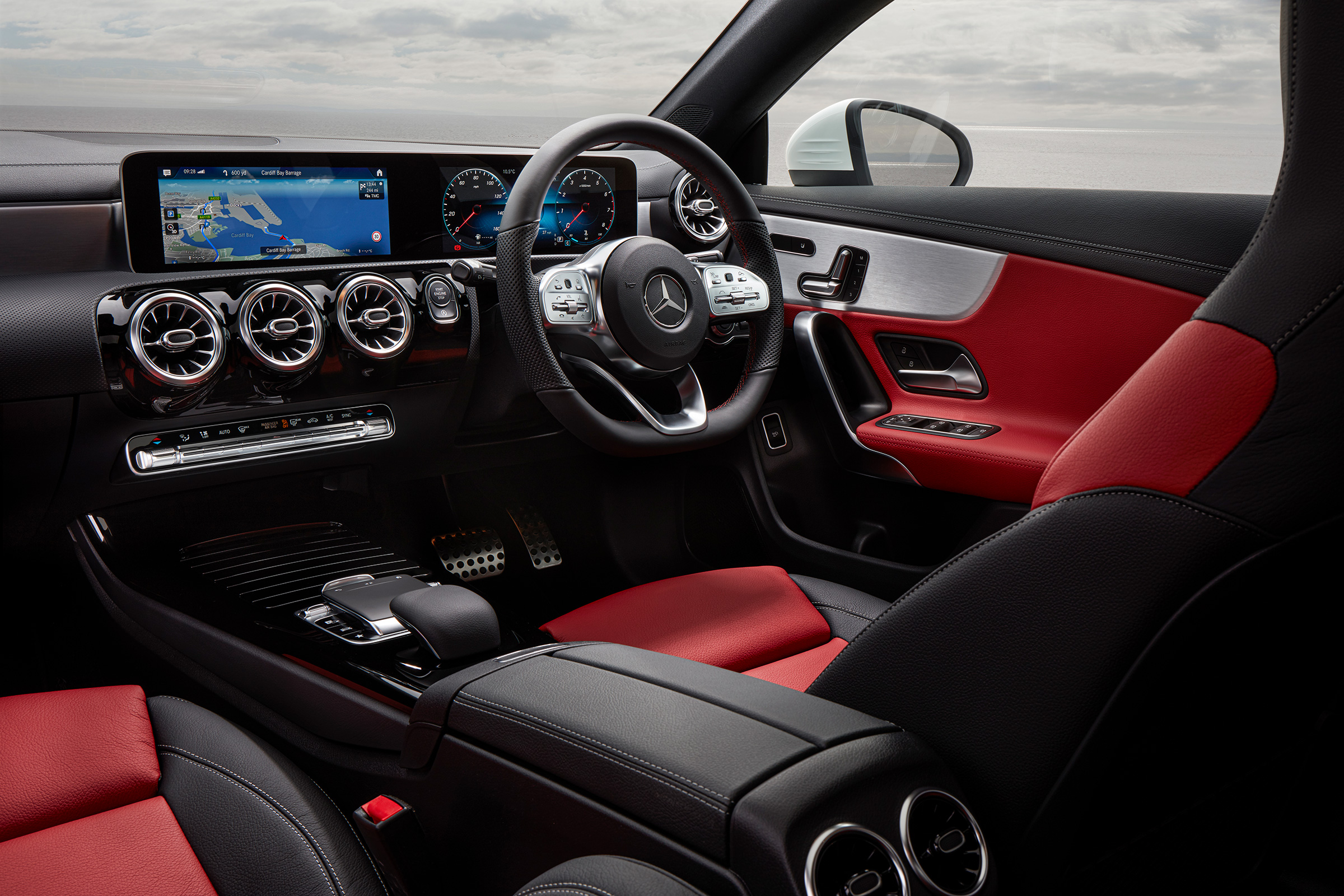 Mercedes CLA 250 AMG Line - interior