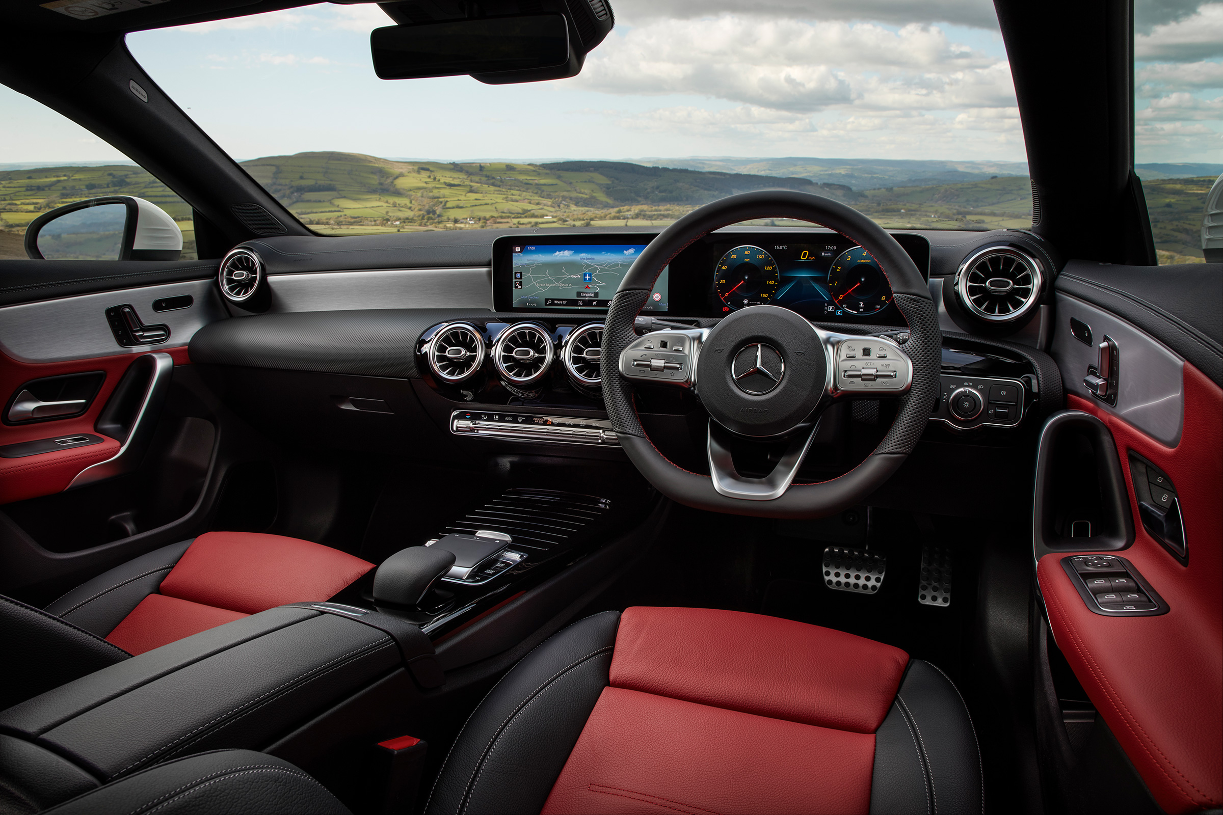 Mercedes CLA 250 AMG Line - interior