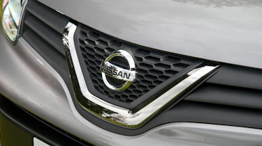 Nissan NV250 badge