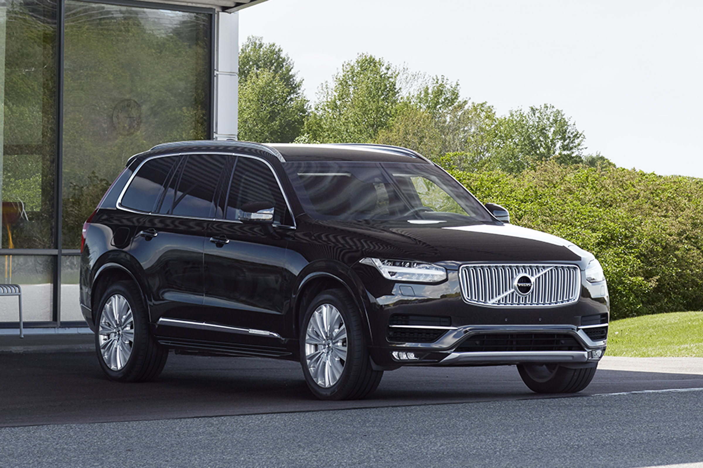 Volvo XC90 Armoured - front
