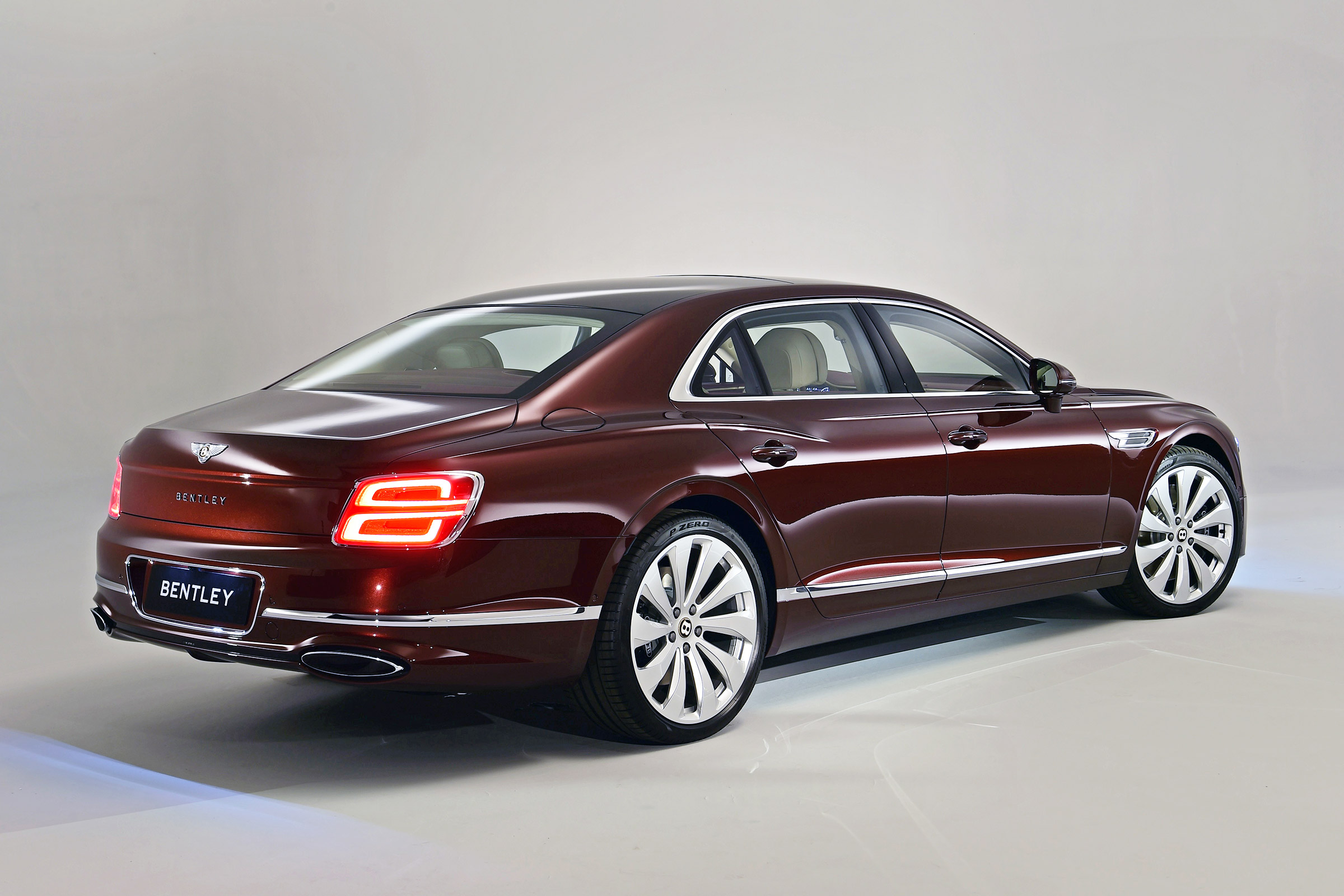 Bentley Flying Spur - studio rear