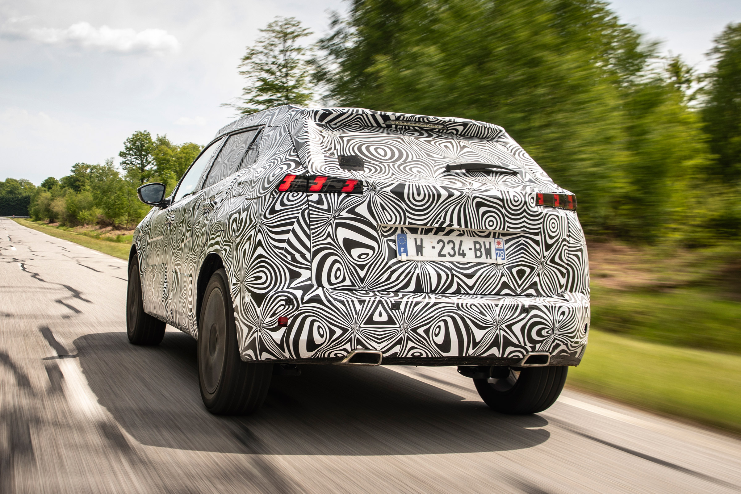Peugeot 2008 prototype - rear