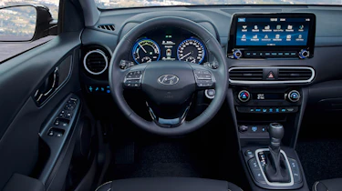 Hyundai Kona hybrid - dash