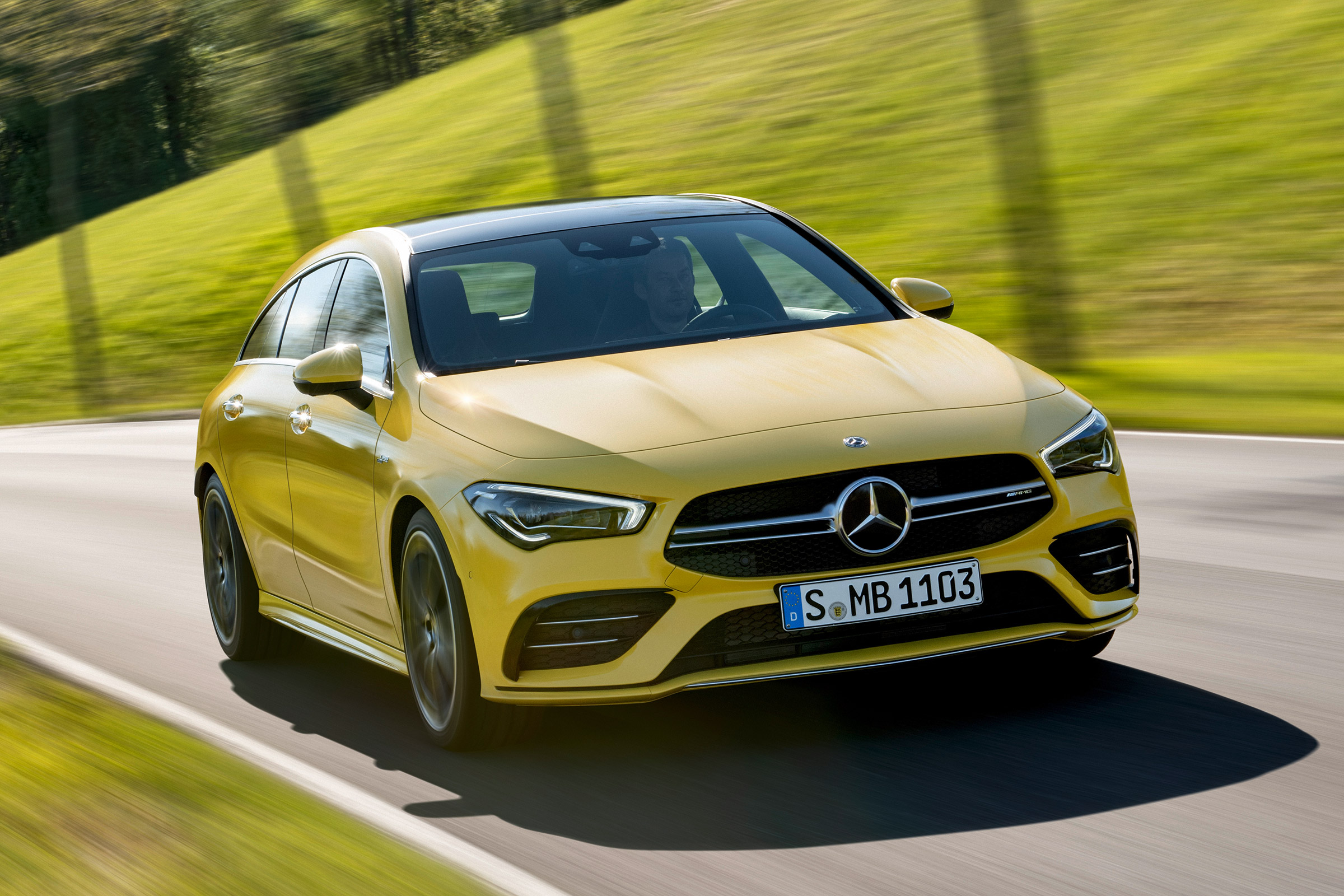 Mercedes-AMG CLA 35 Shooting Brake - front action
